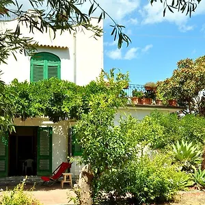 Apartment Seafront Garden House, Taormina